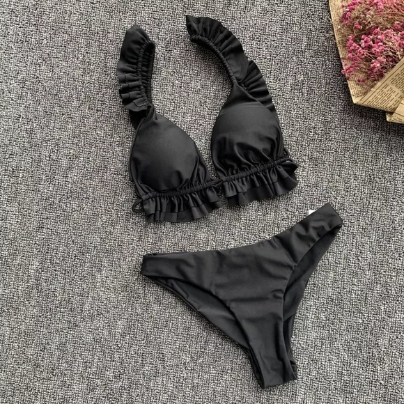 New Black Sexy Ruffle Bikini Set with Push up - Picture 5 of 6